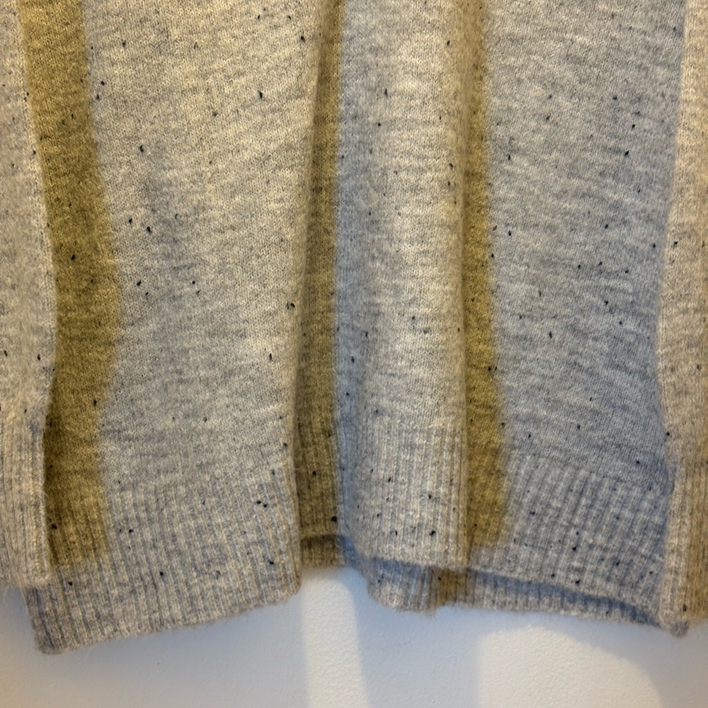 Style & Co. Gray V-Neck Women's sweater - Picture 7 of 8
